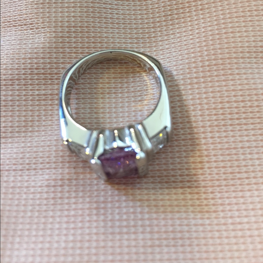 Ring - Picture 3 of 3
