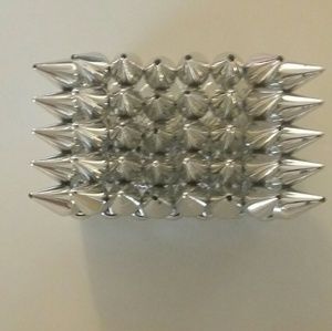 💖Spike  Stud Cuff Bracelet💖