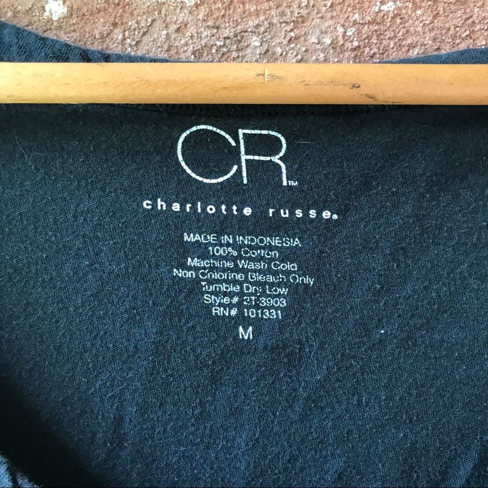 Simple black tee - Picture 2 of 2