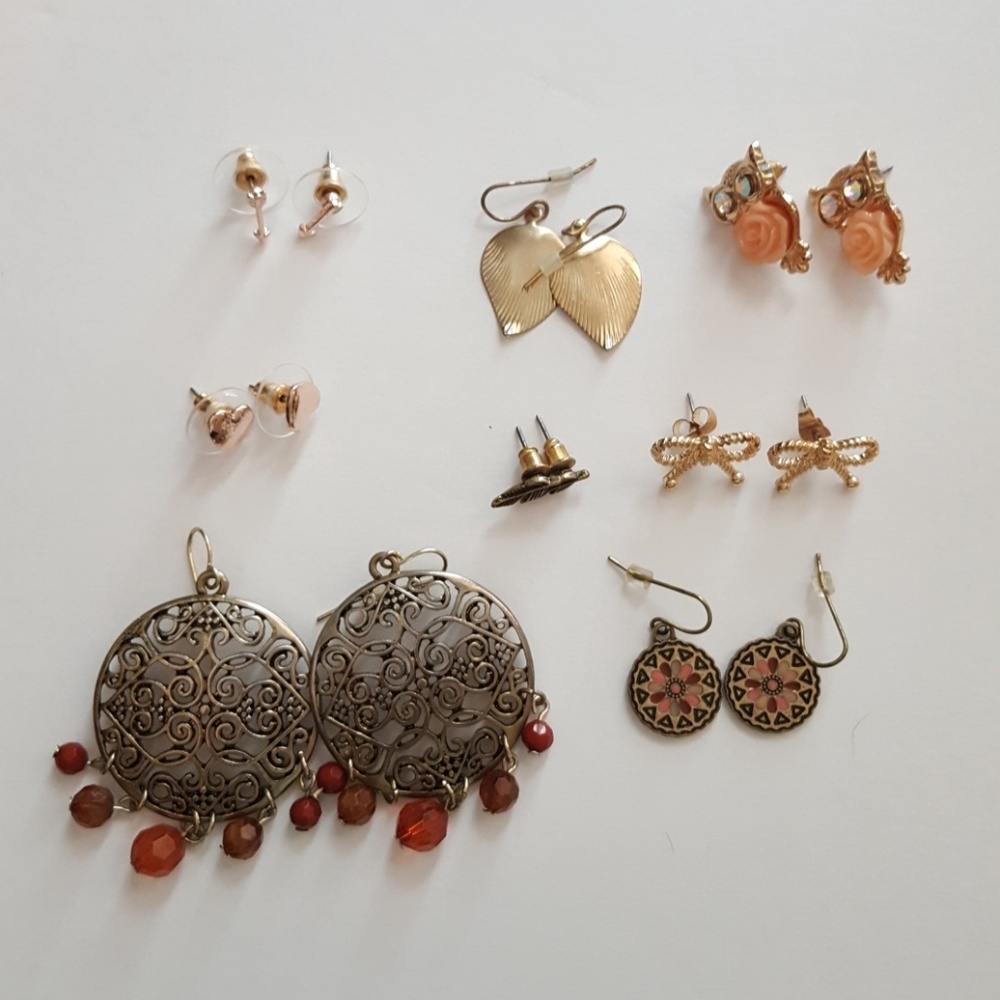 Lot of 8 pairs of gold earrings