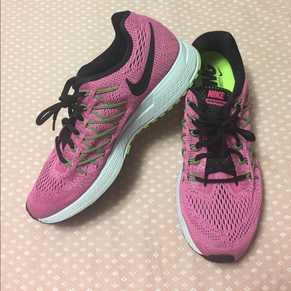 Pink Nike Running Shoes - Zoom Pegasus 32