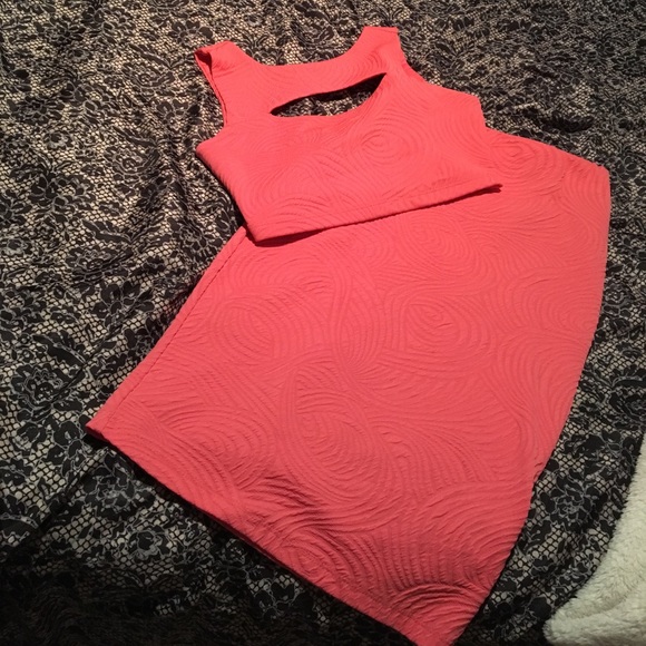 Top and skirt - Picture 1 of 4