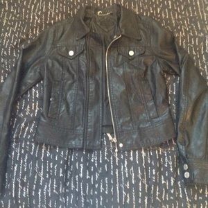 Cropped leather jacket