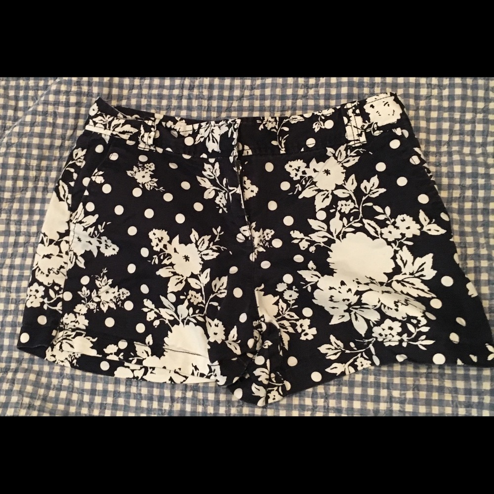 New York & Company Navy/White Patterned Shorts