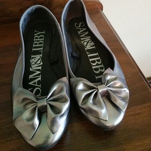 Silver bow detail flats