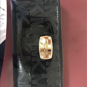 Large authentic Michael kors wallet