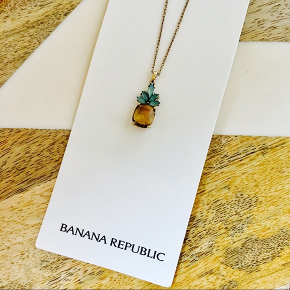 ⭐️ FLASH ⭐️ Banana Republic Pineapple Jewel - Picture 3 of 6