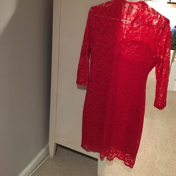 Lace red dress - Picture 1 of 4