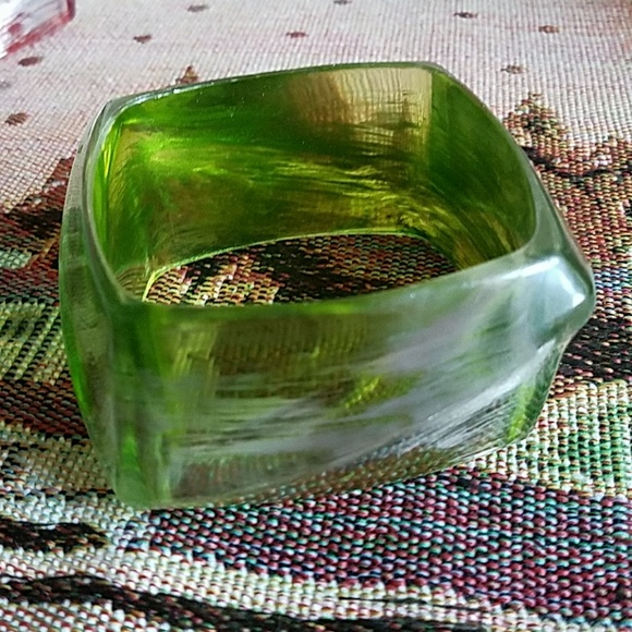 Chunky Acrylic Square Bangle NWT - Picture 5 of 5
