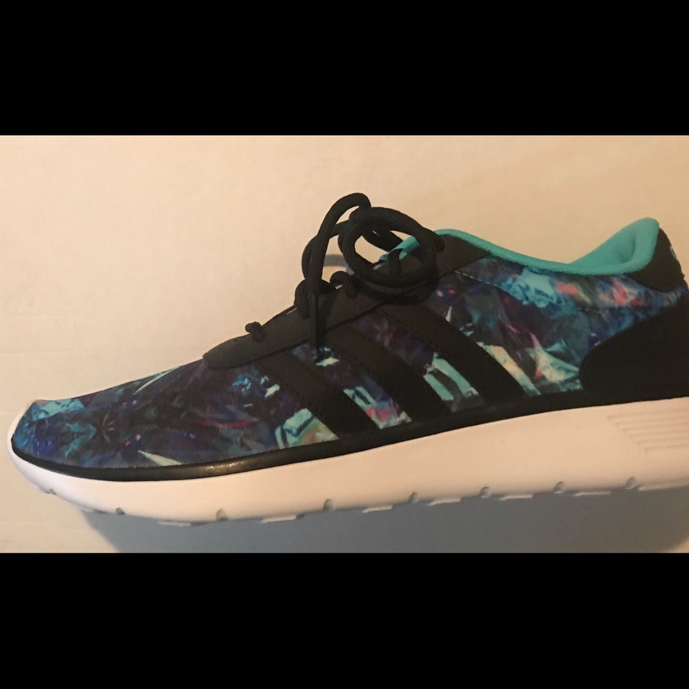 ❌SOLD❌Adidas lite racer sneakers.