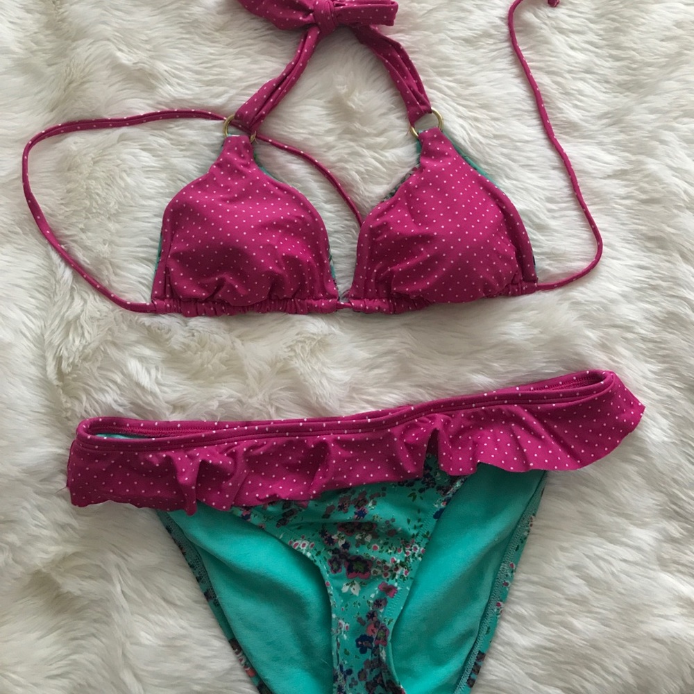 Reversible pink & white polka dot/floral ruffle👙