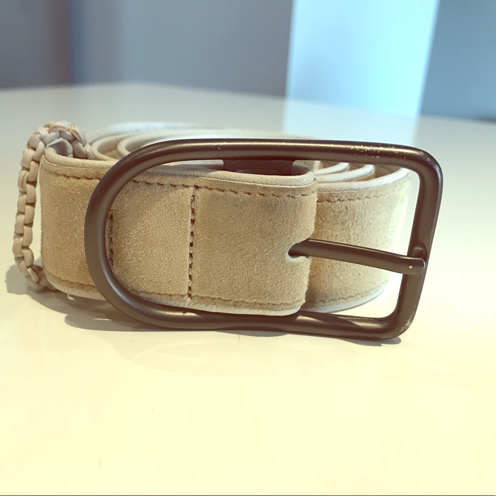 Tommy Bahama belt size medium