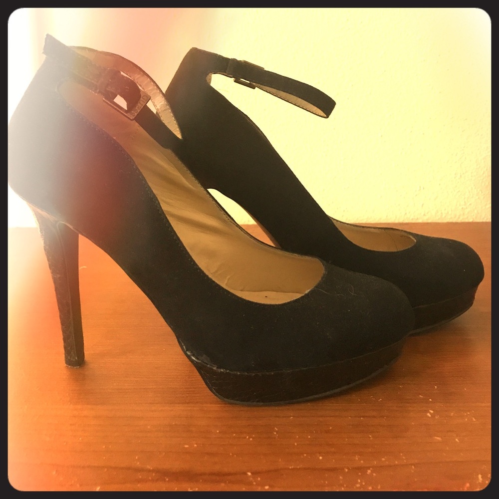 Guess black heel pumps with ankle strap