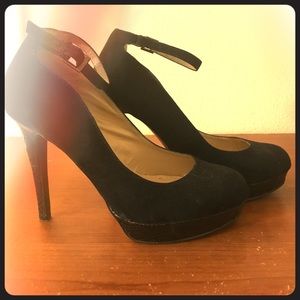 Guess black heel pumps with ankle strap