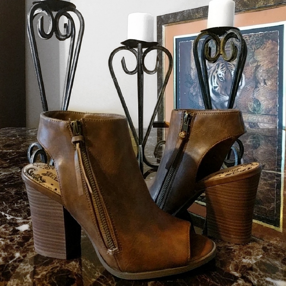 Open toed Wedge Heels