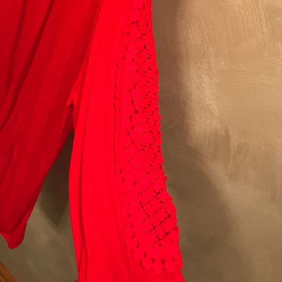 🆑 LAST 1 (S)!! 🎉Red Cold Shoulder - Picture 5 of 6