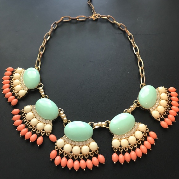 ❇️FINAL PRICE❇️Fan Fringe Necklace - Picture 2 of 6