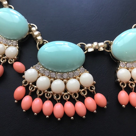 ❇️FINAL PRICE❇️Fan Fringe Necklace - Picture 3 of 6