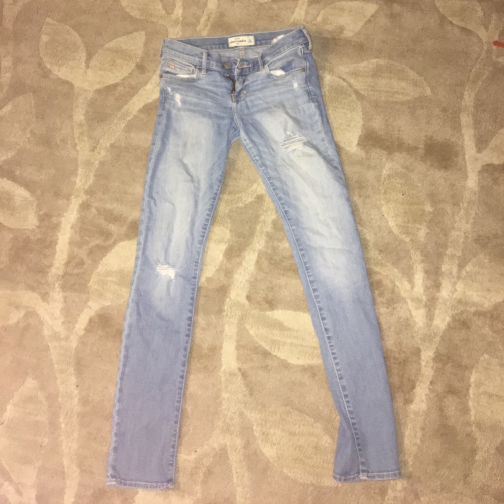 Light Washed Ripped Jeans - Picture 2 of 2