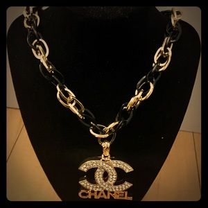 Chanel style necklace no offers firm