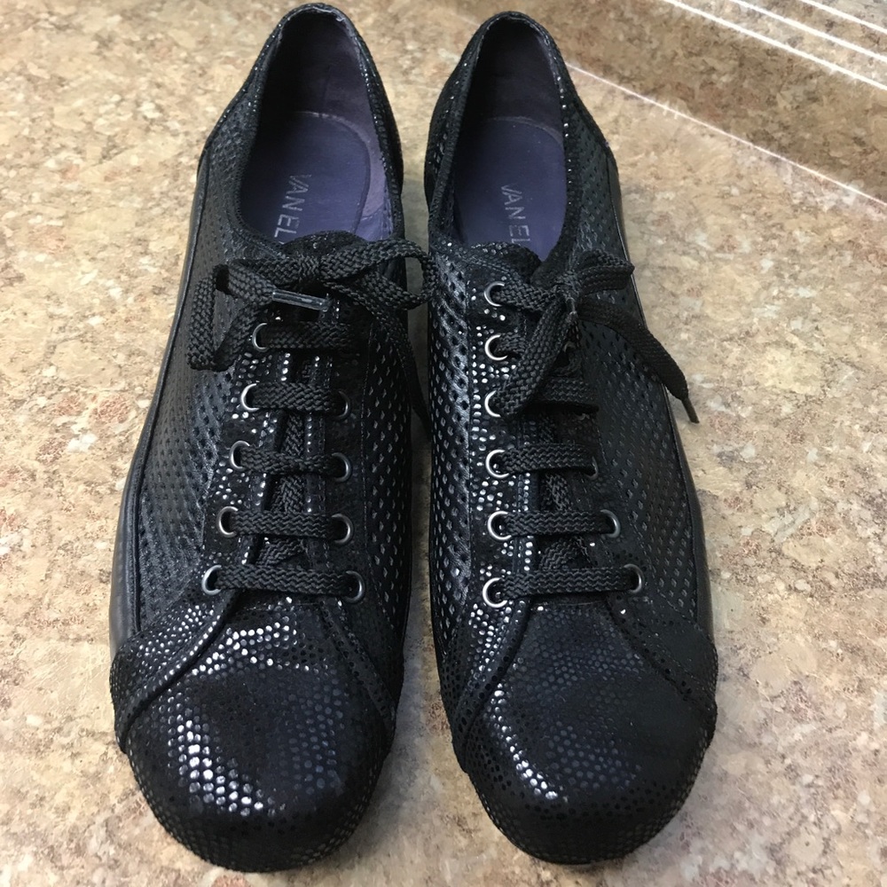 Women size 12 shoes Vaneli