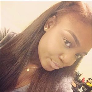 Meet your Posher, Christelle