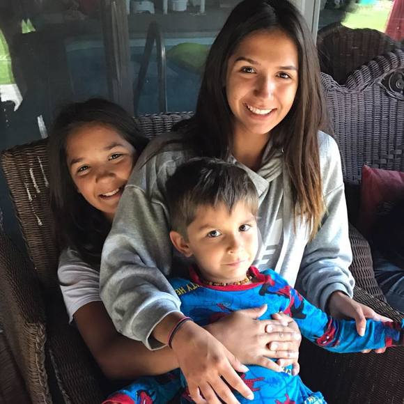 Meet your Posher, Demi - Picture 1 of 1