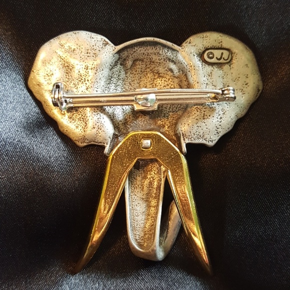Elephant Brooch - Picture 2 of 6
