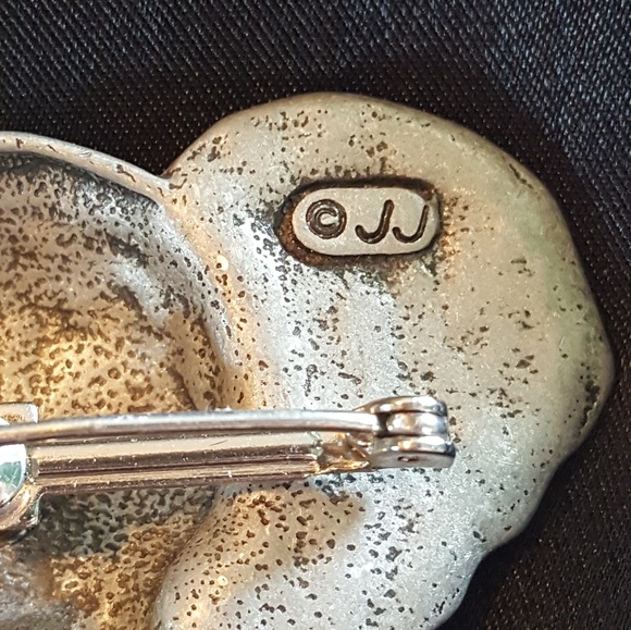 Elephant Brooch - Picture 3 of 6