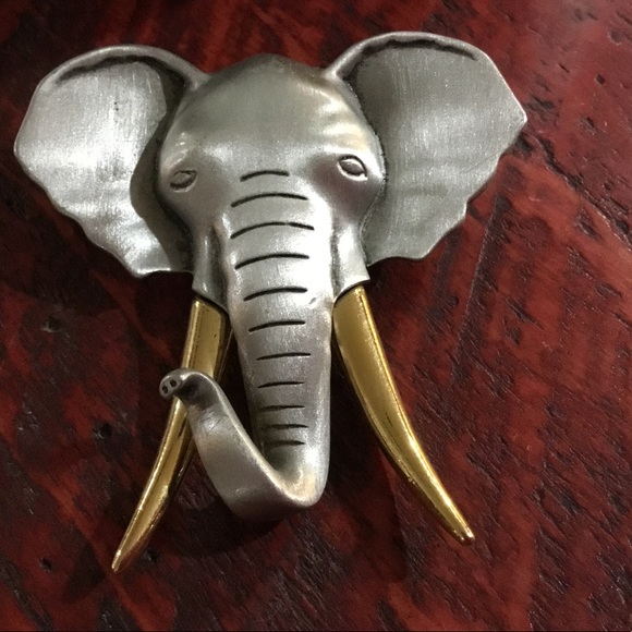 Elephant Brooch - Picture 1 of 6