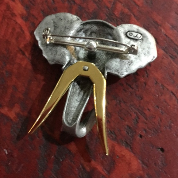 Elephant Brooch - Picture 4 of 6