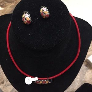 Stunning red and tan pendant and earring set