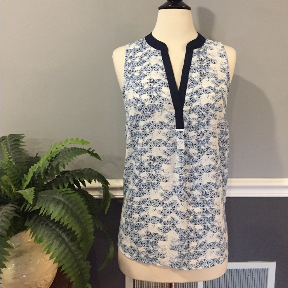 🔥 Olive & Oak Sleeveless Blouse