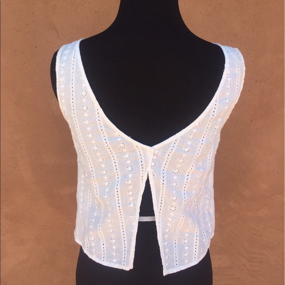 Brandy Melville white crop top with slip/open back - Picture 2 of 8