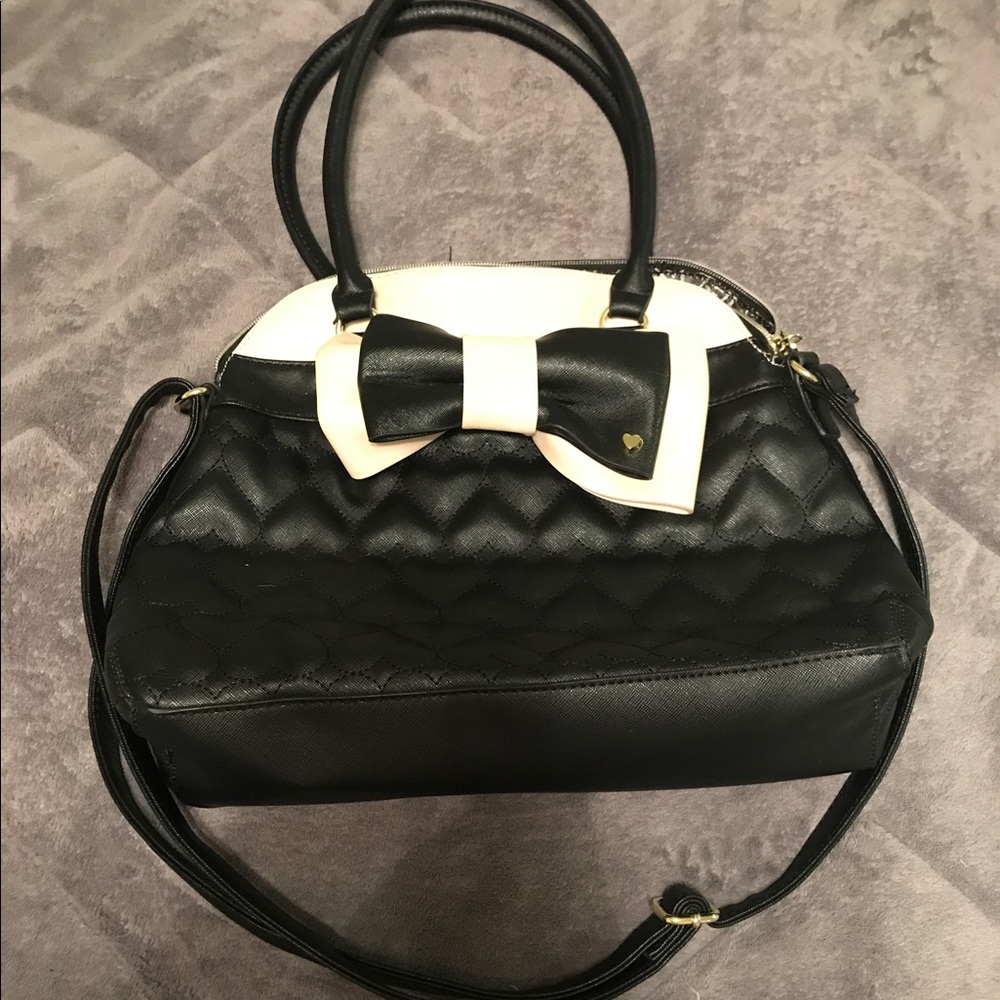 Black and white Betsy Johnson purse