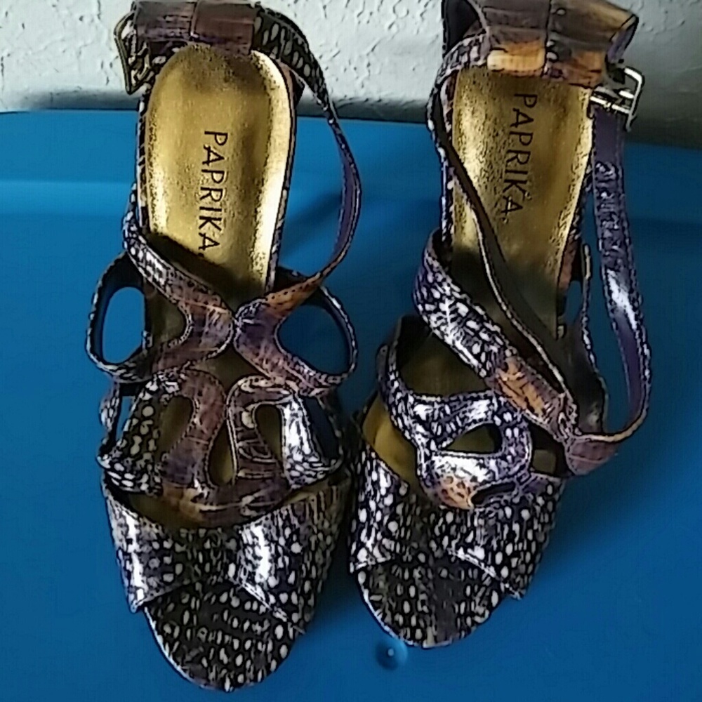 Heels - Picture 2 of 2