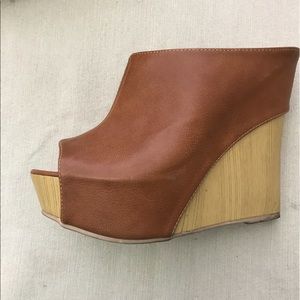 Caramel brown wedges