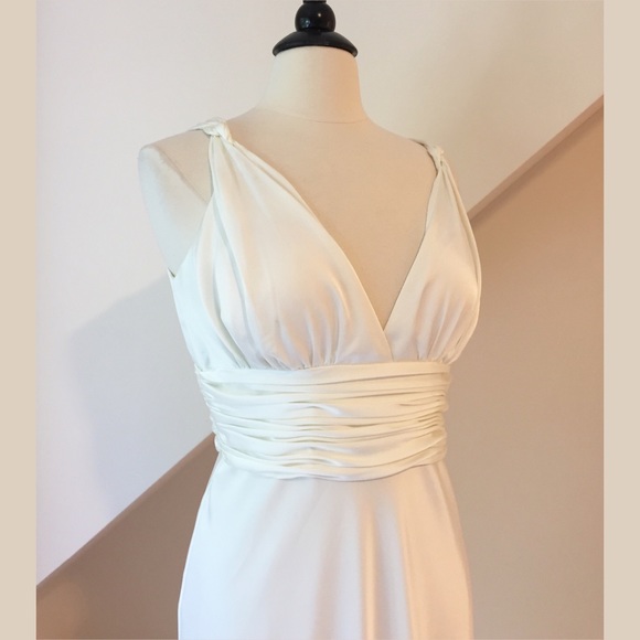 ❌❌❌❌ 🎉HP🎉 🆕 Calvin Klein Satin Gown - Picture 2 of 6