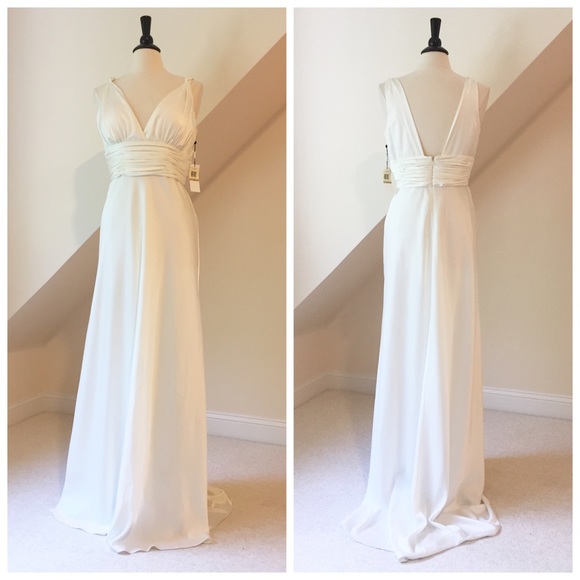 ❌❌❌❌ 🎉HP🎉 🆕 Calvin Klein Satin Gown - Picture 3 of 6