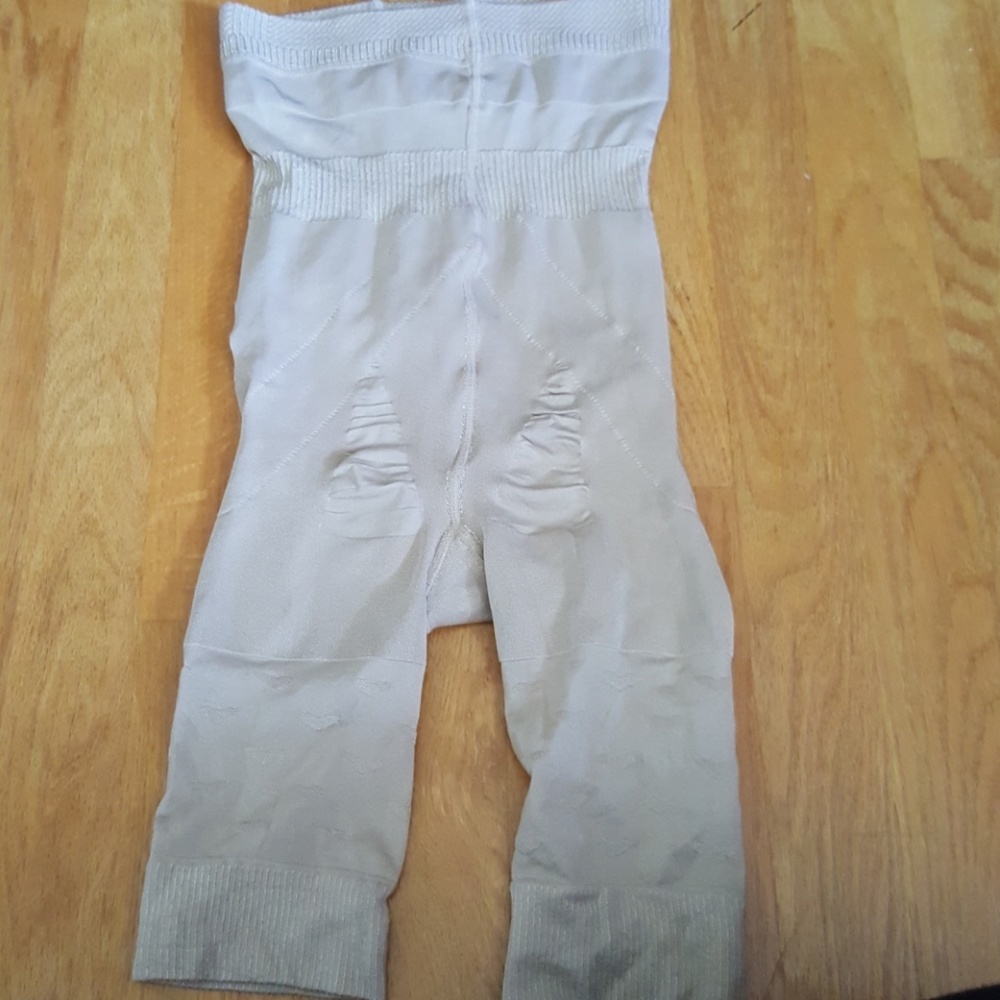 Shapewear shorts and tummy control
