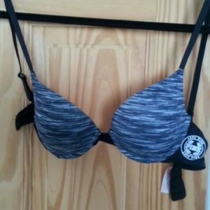 PINK wear-everywhere push up bra32B