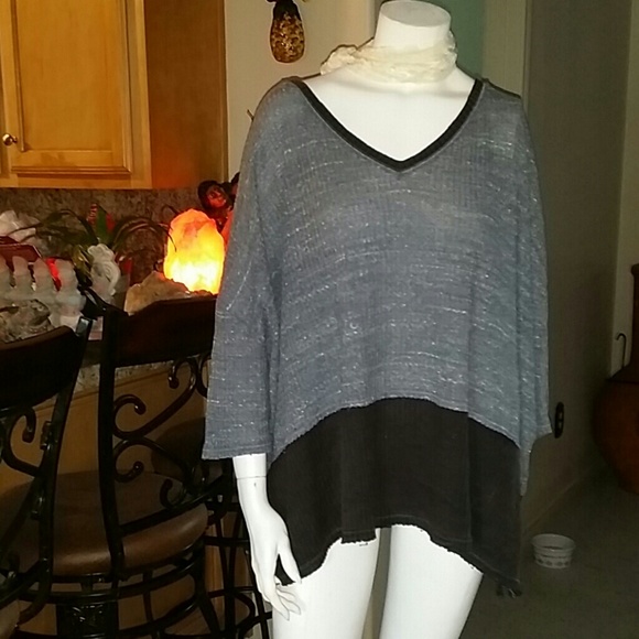 We the free top - Picture 1 of 4