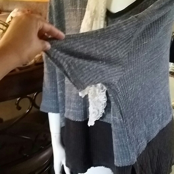 We the free top - Picture 4 of 4