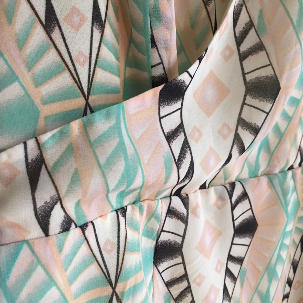 Patterned Dress - Picture 3 of 6