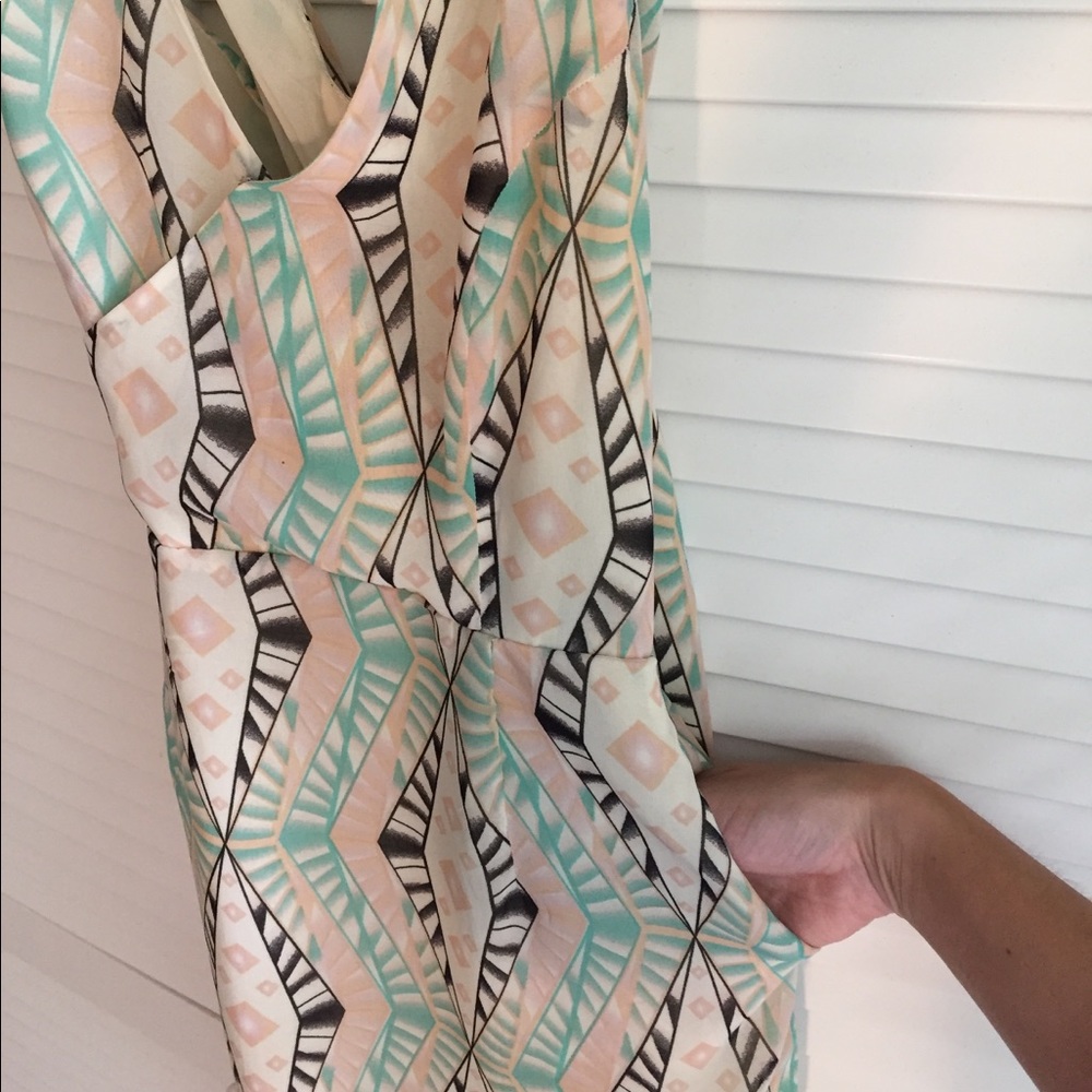 Patterned Dress - Picture 5 of 6