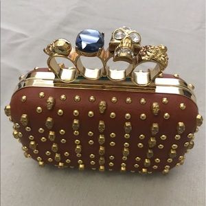 Brass knuckle clutch