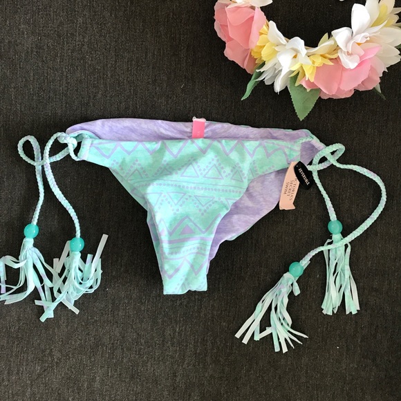 Victoria's Secret Other - Victoria secret reversible bottoms S