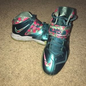 Lebron Zoom Soldier VII