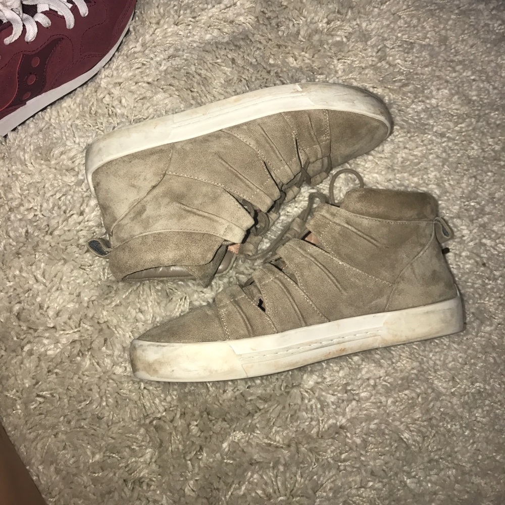 Special edition Joie Sneakers