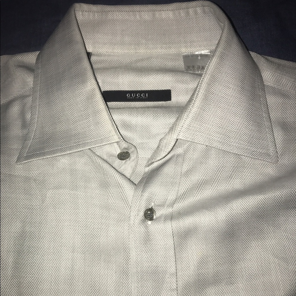 Size L. Gray Gucci Button Down Dress Shirt.